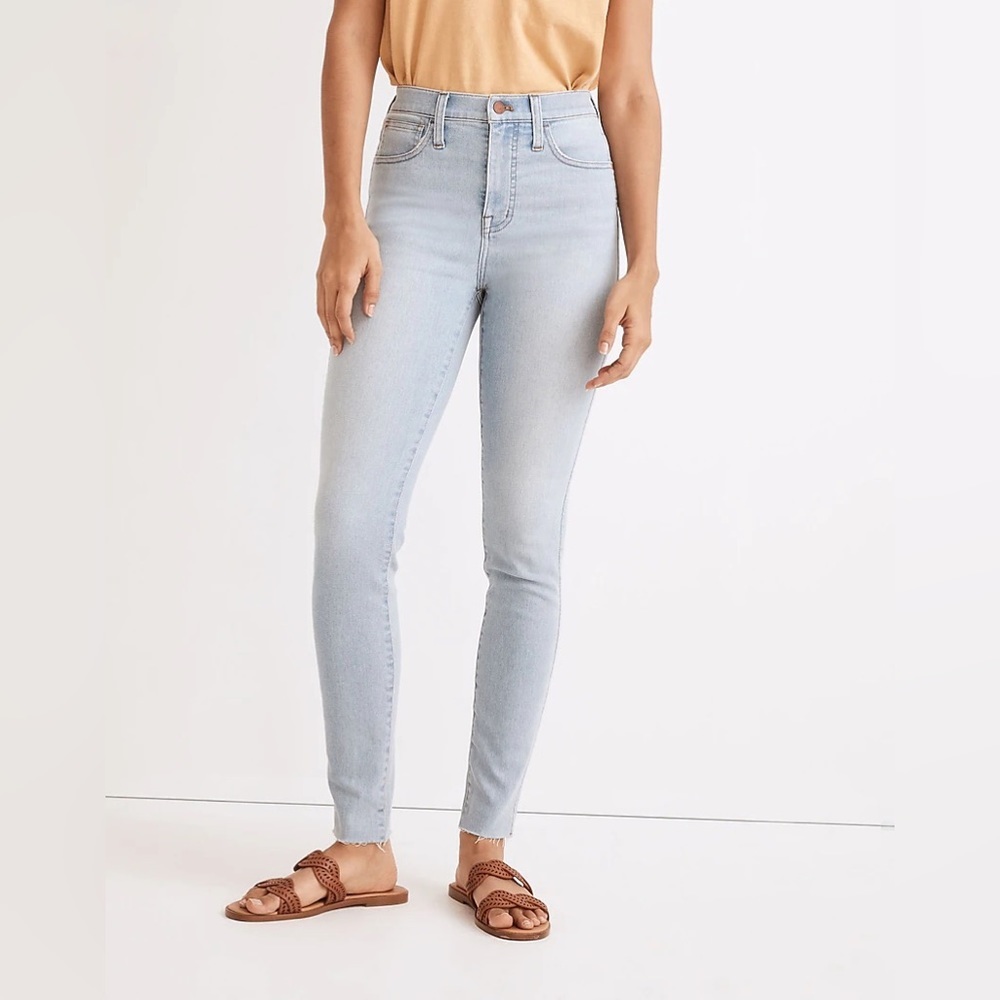 NWT 31 Madewell 10" High-Rise Roadtripper Authentic Skinny Jeans
Catalano Wash